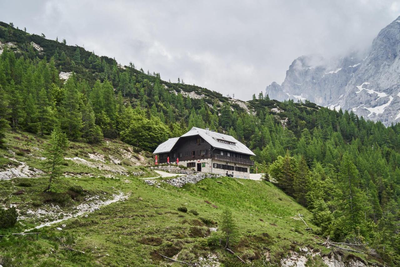 Cozy Apartment In The Heart Of Kranjska Gora Esterno foto